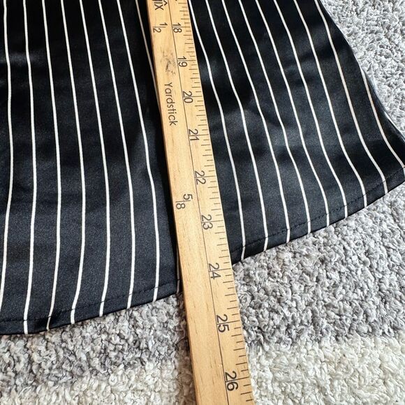 Sincerely Jules Blouse Womens size Medium striped satin Button Up Shirt Classic - Picture 8 of 13